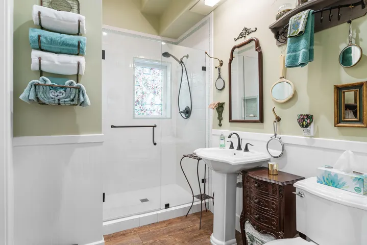 En Suite Bath