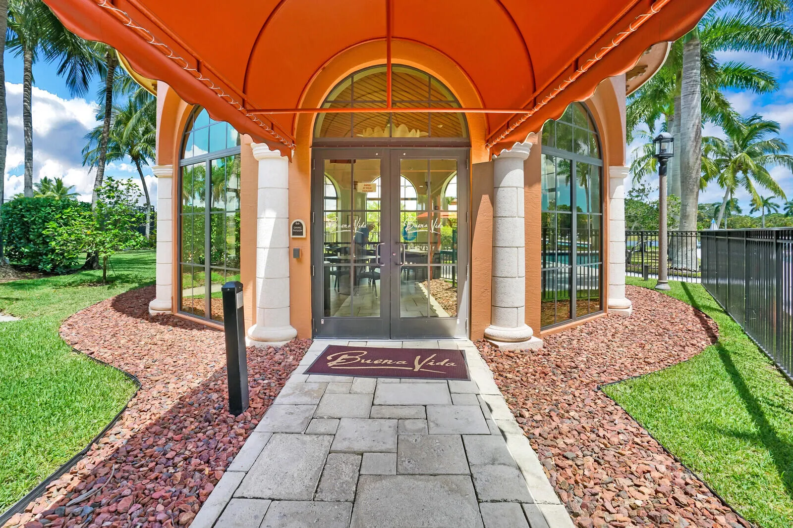 BV - Cafe Rotunda 1