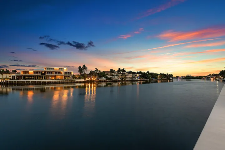 060-900JefferyStreet-BocaRaton-FL-33487-