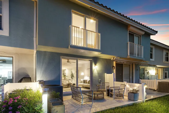056-900JefferyStreet-BocaRaton-FL-33487-
