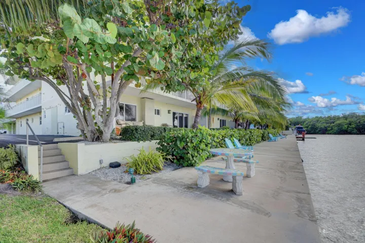 52-web-or-mls-6520 N Ocean (14)