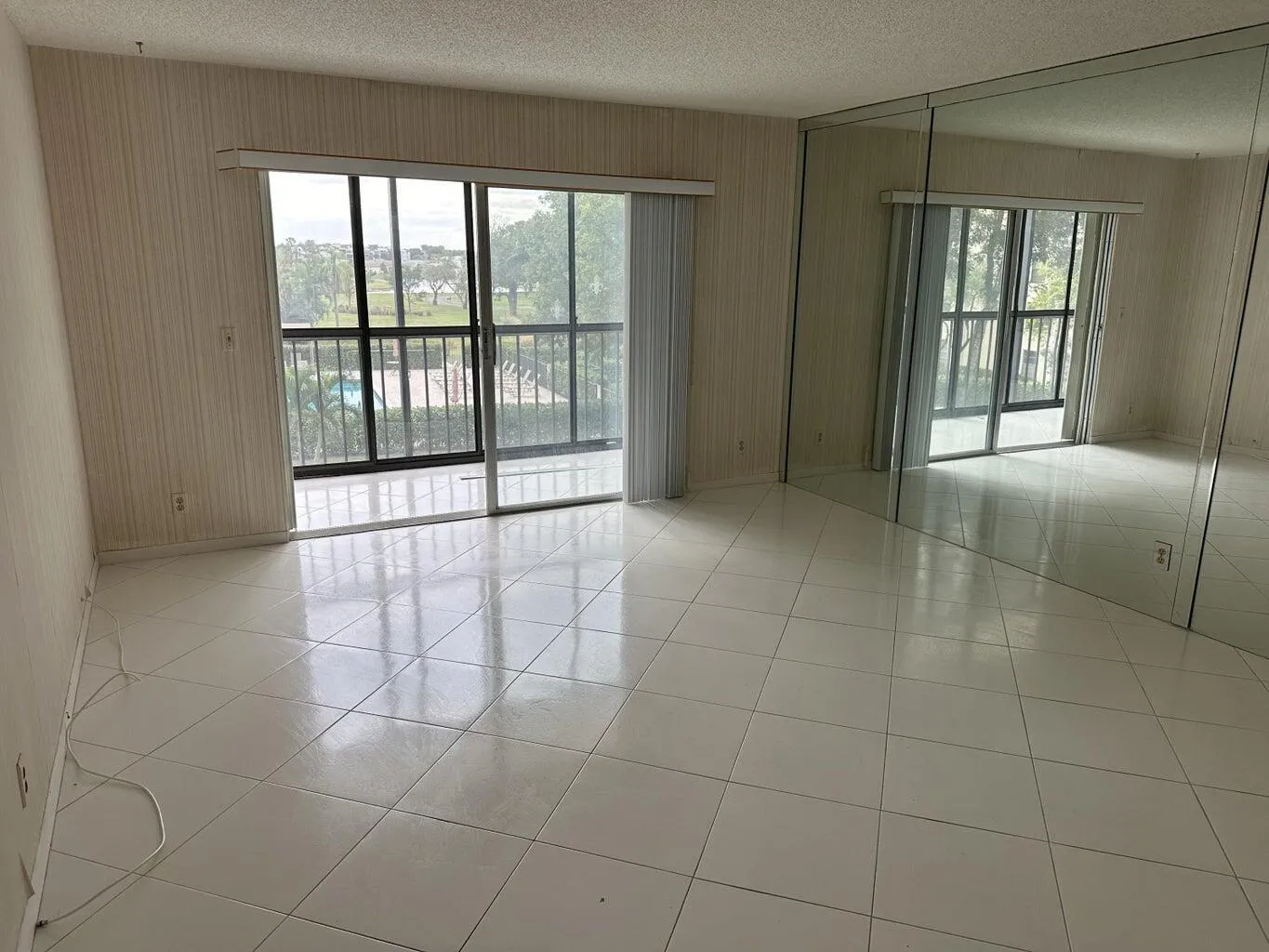 living and dinning room