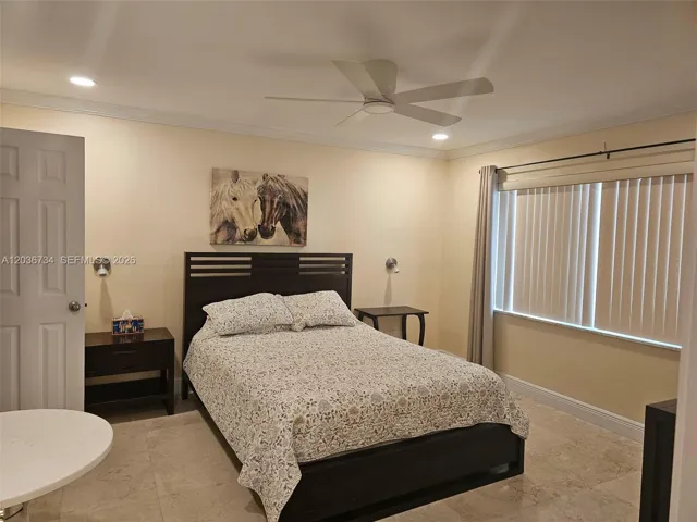 Primary bdrm