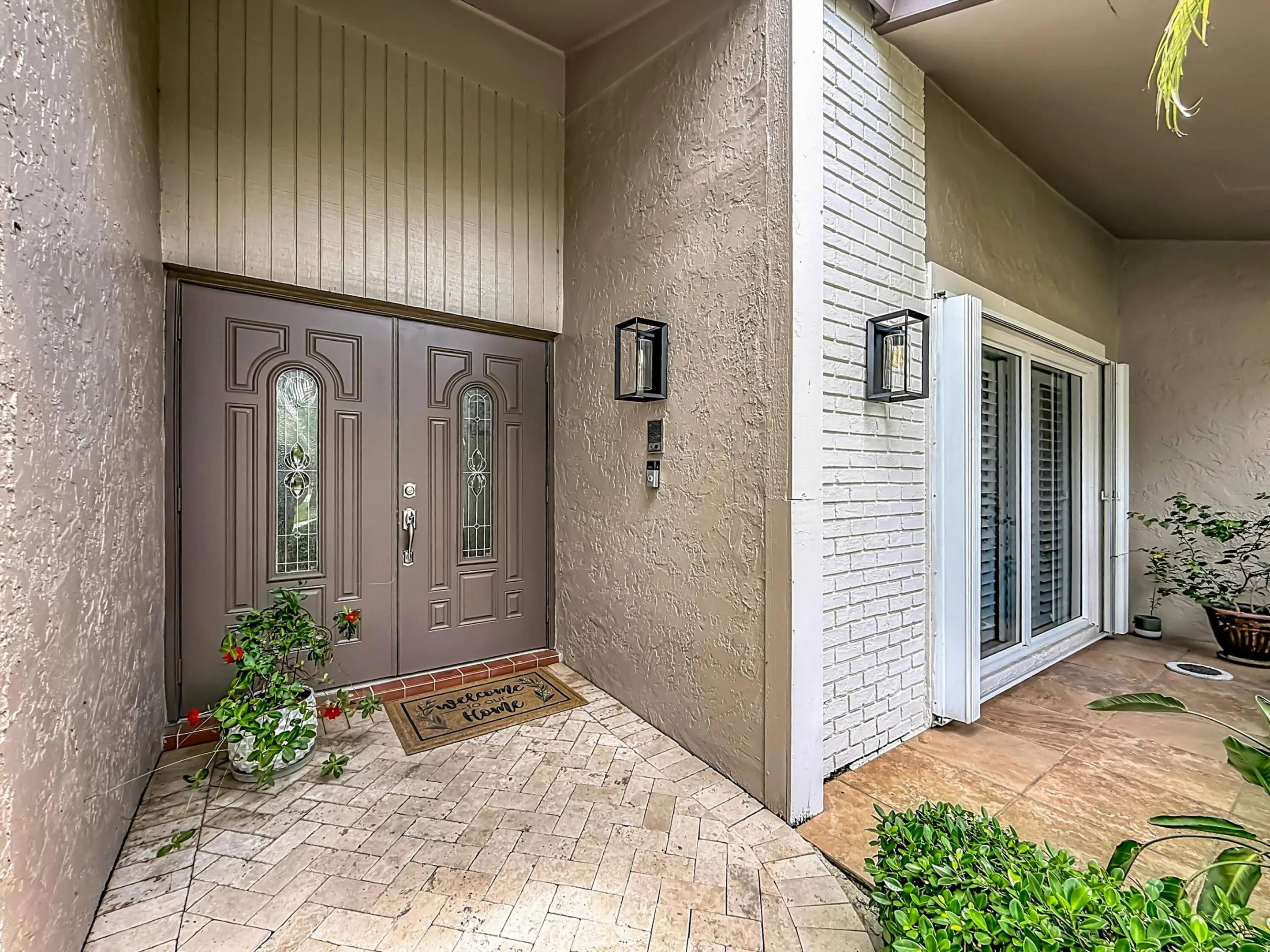 Entrance to front doors