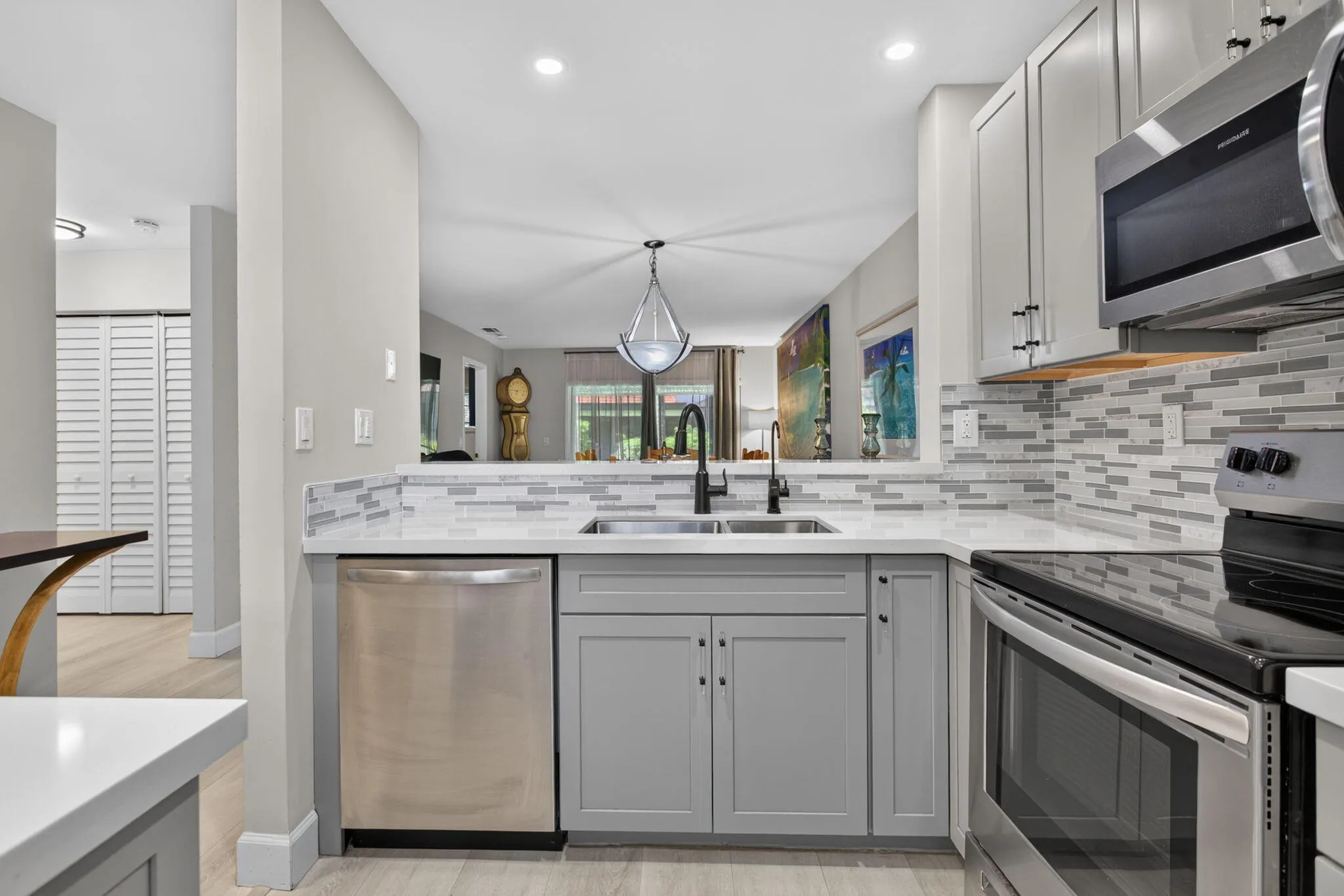 Bright Kitchen