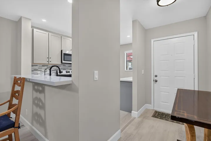 Foyer & Entryway View