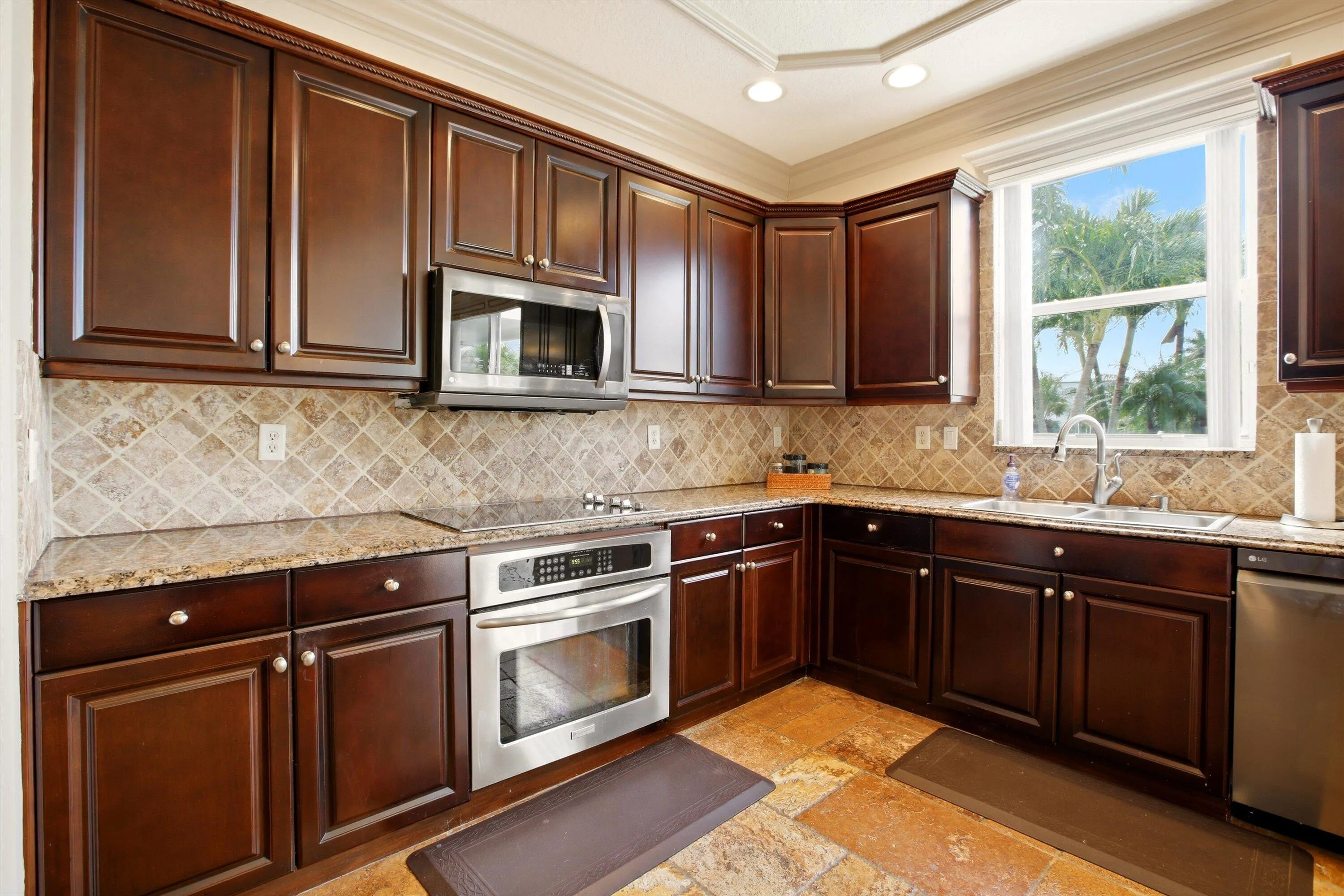 13-Property Photo 013