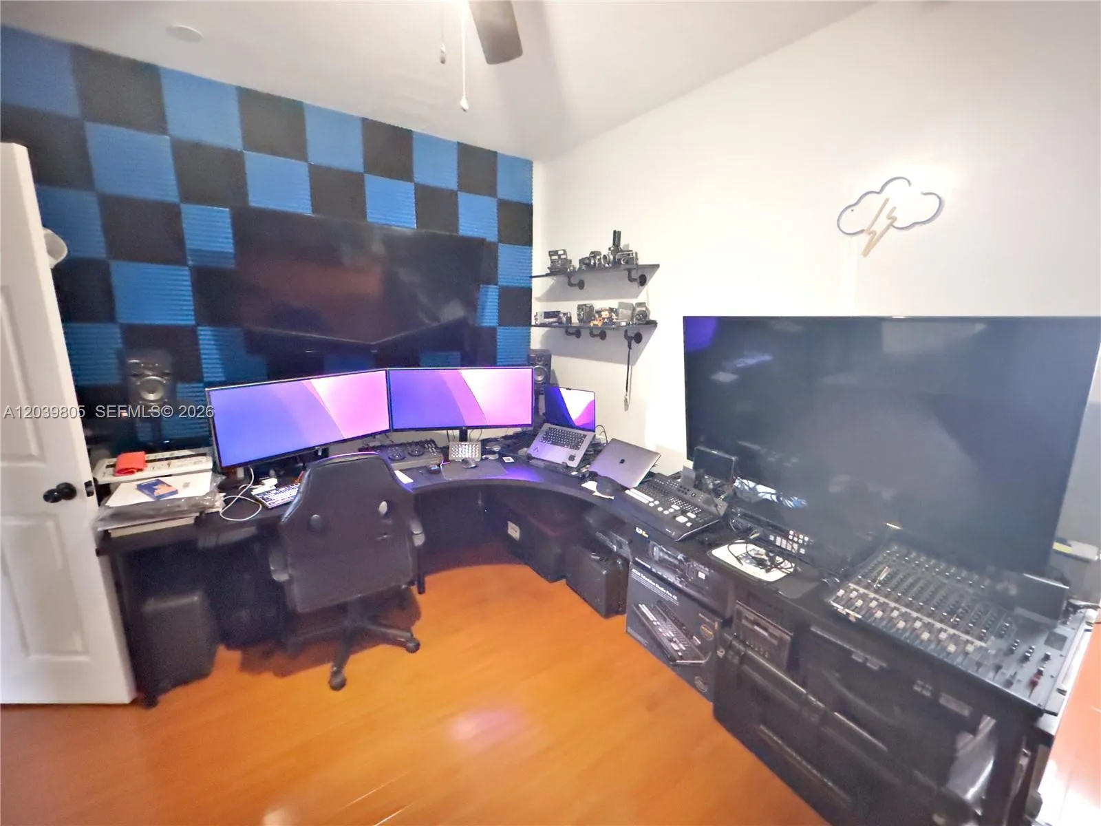 Property photo 33