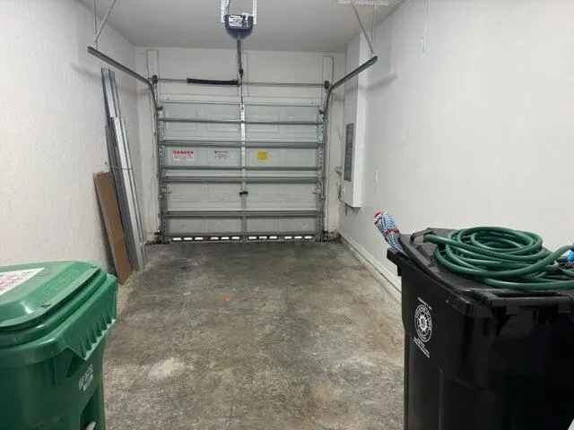 1 CAR GARAGE