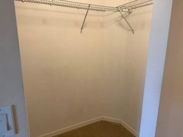 MASTER WALK-IN