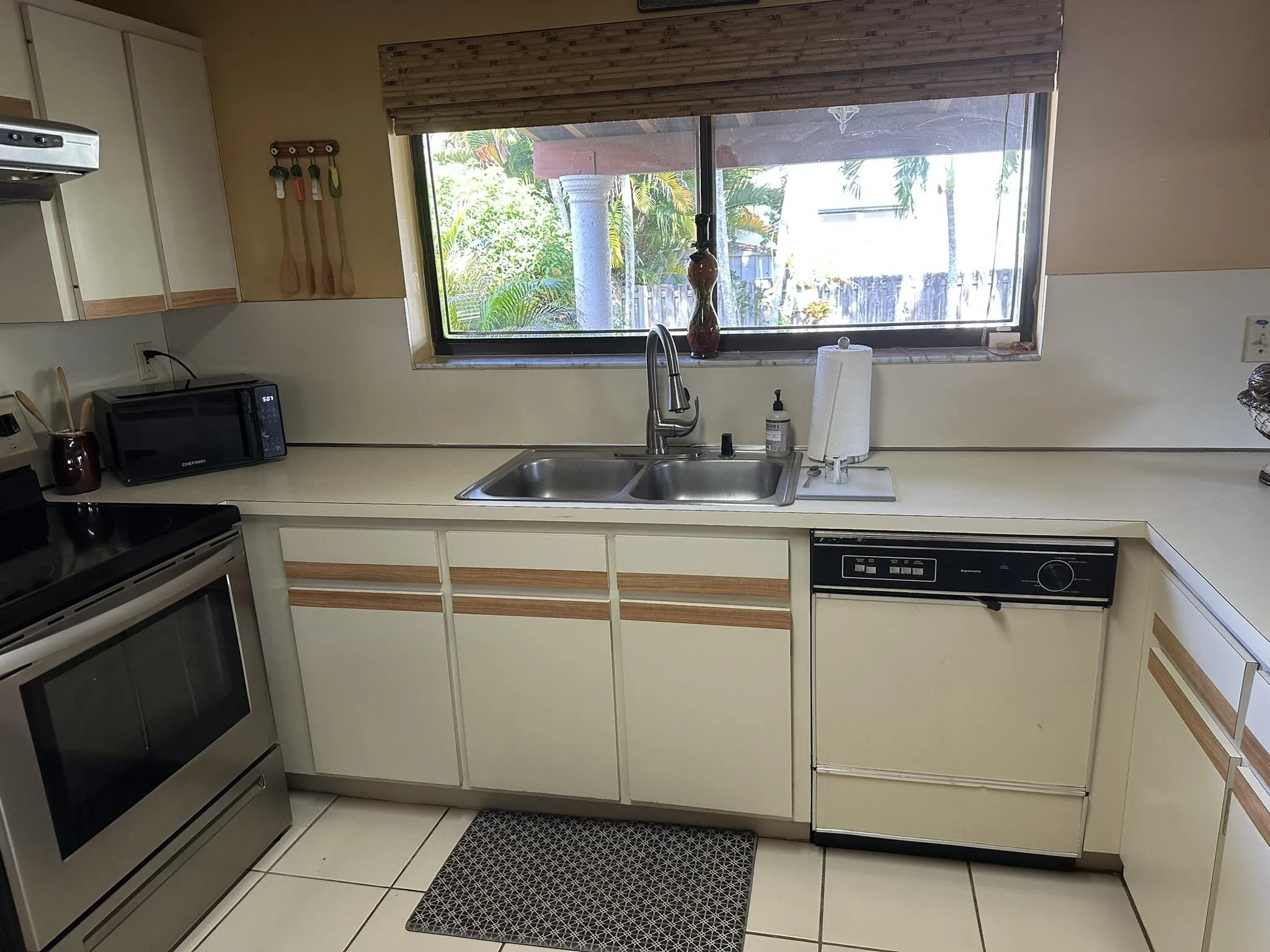 Fernandez kitchen 2