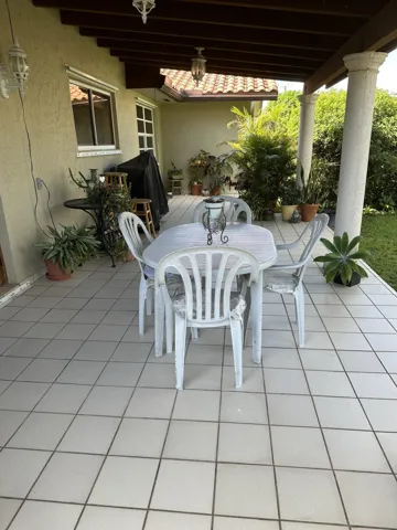 Fernandez patio 2