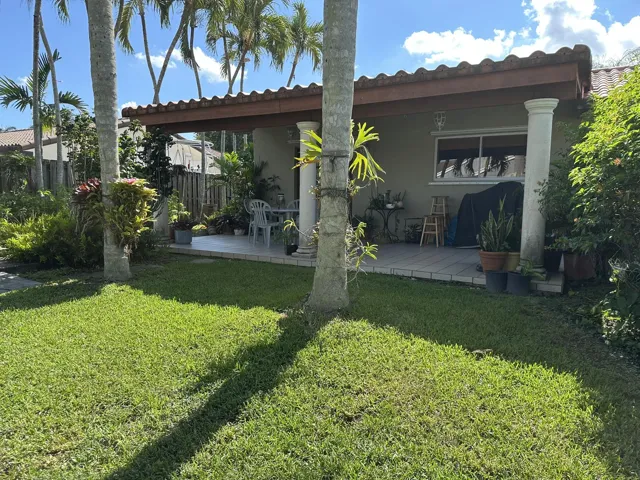 Fernandez backyard 1
