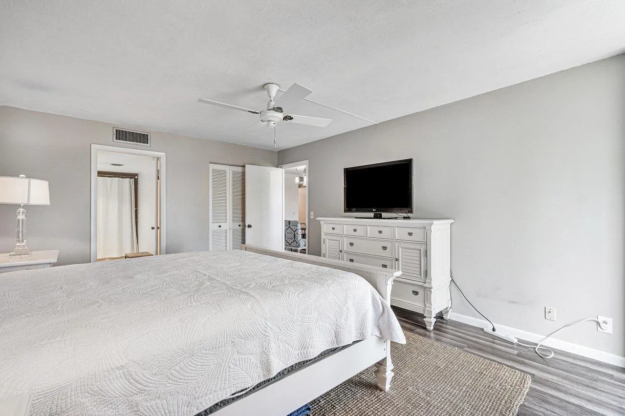 017-6000Northwest2ndAvenue-BocaRaton-FL-