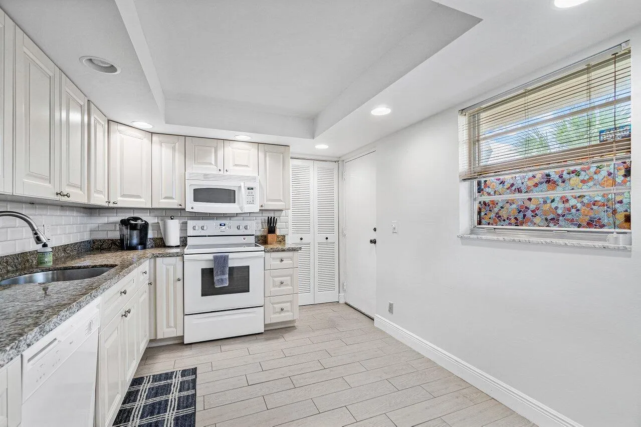 007-6000Northwest2ndAvenue-BocaRaton-FL-