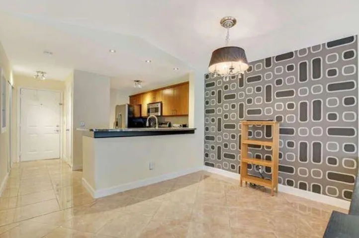 1745 Palm Cove 3 305