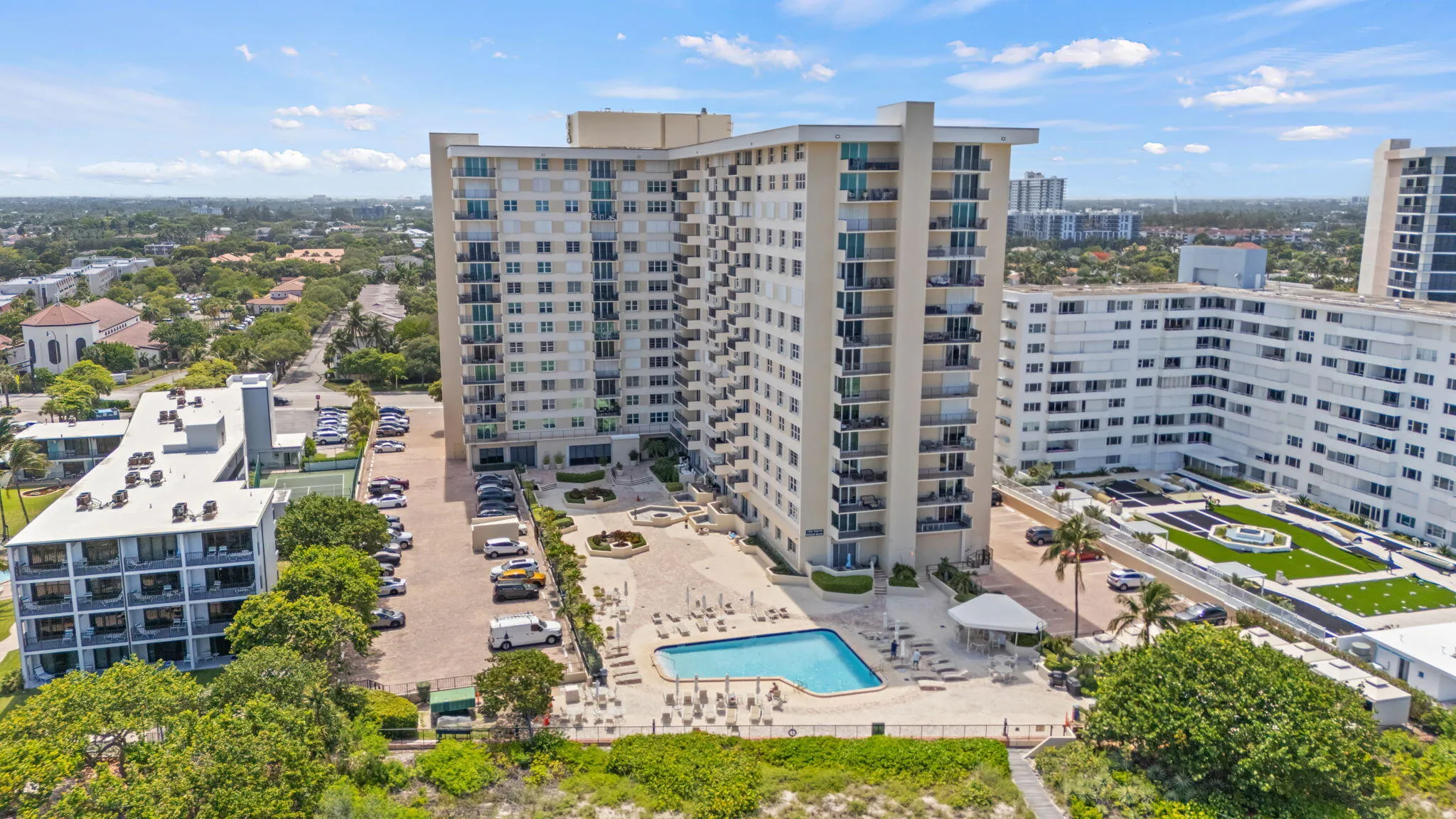 Amenities & beach access