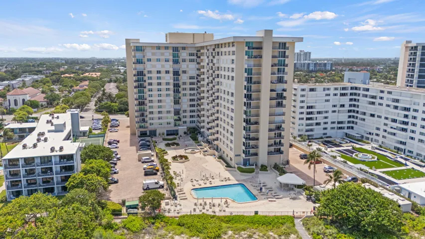 Amenities & beach access