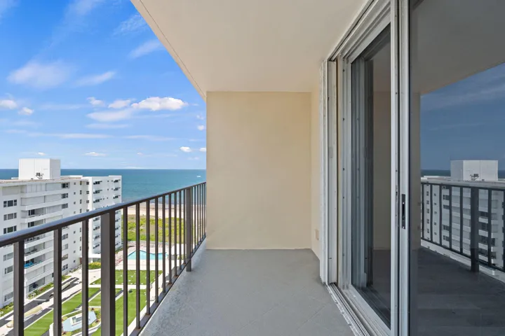 Balcony with ocean view