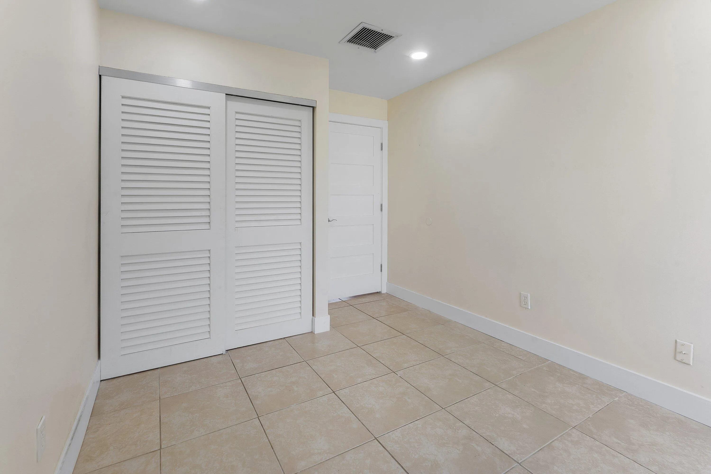 020-1294468thStreetNorth-WestPalmBeach-F
