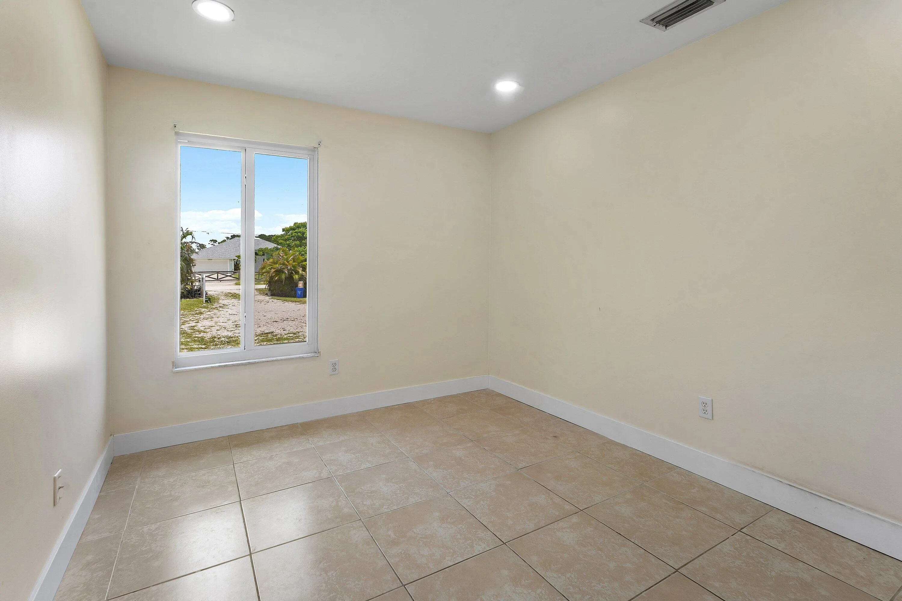 019-1294468thStreetNorth-WestPalmBeach-F