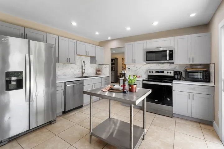 014-1294468thStreetNorth-WestPalmBeach-F