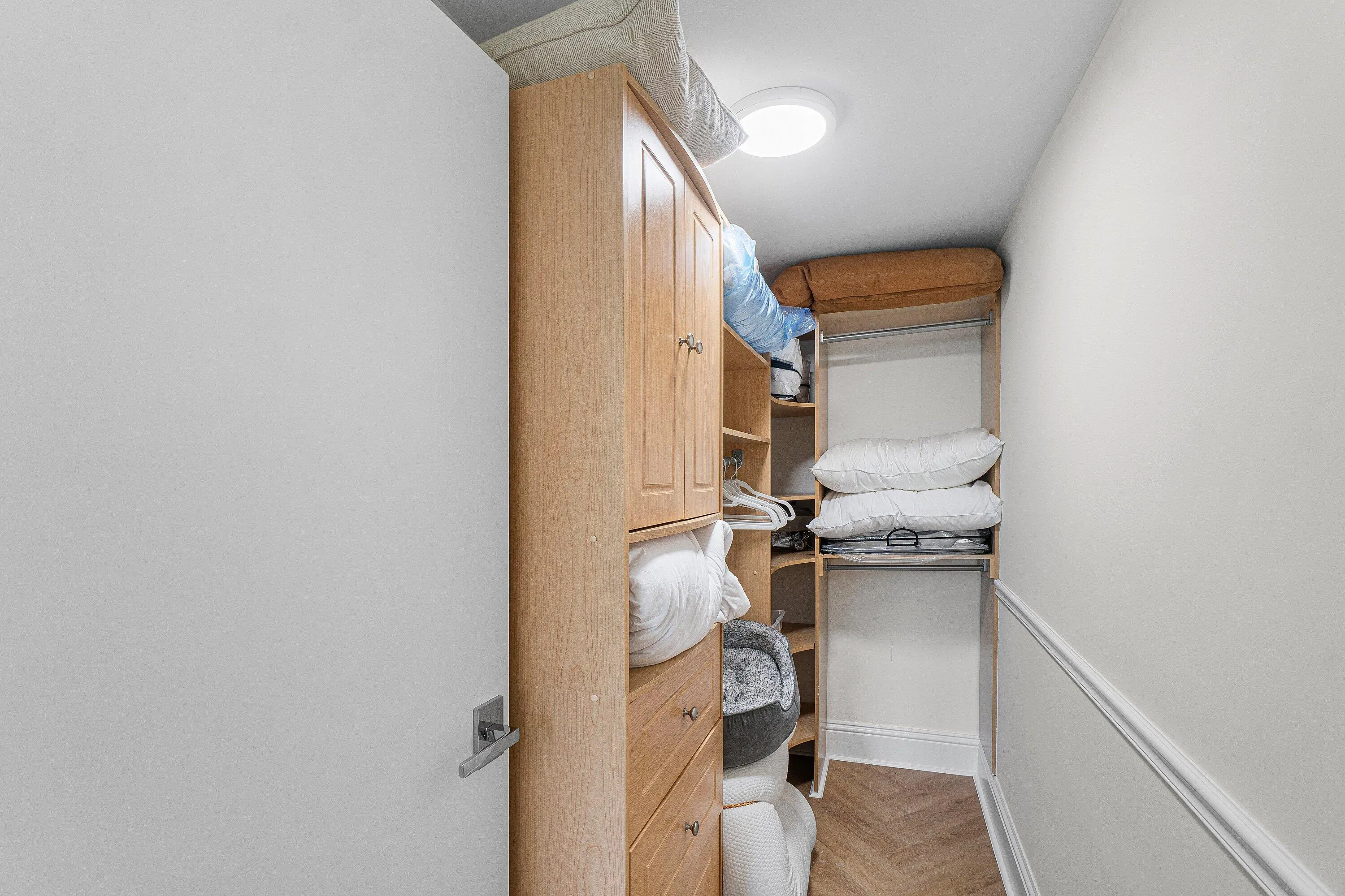 GUEST WALK IN CLOSET