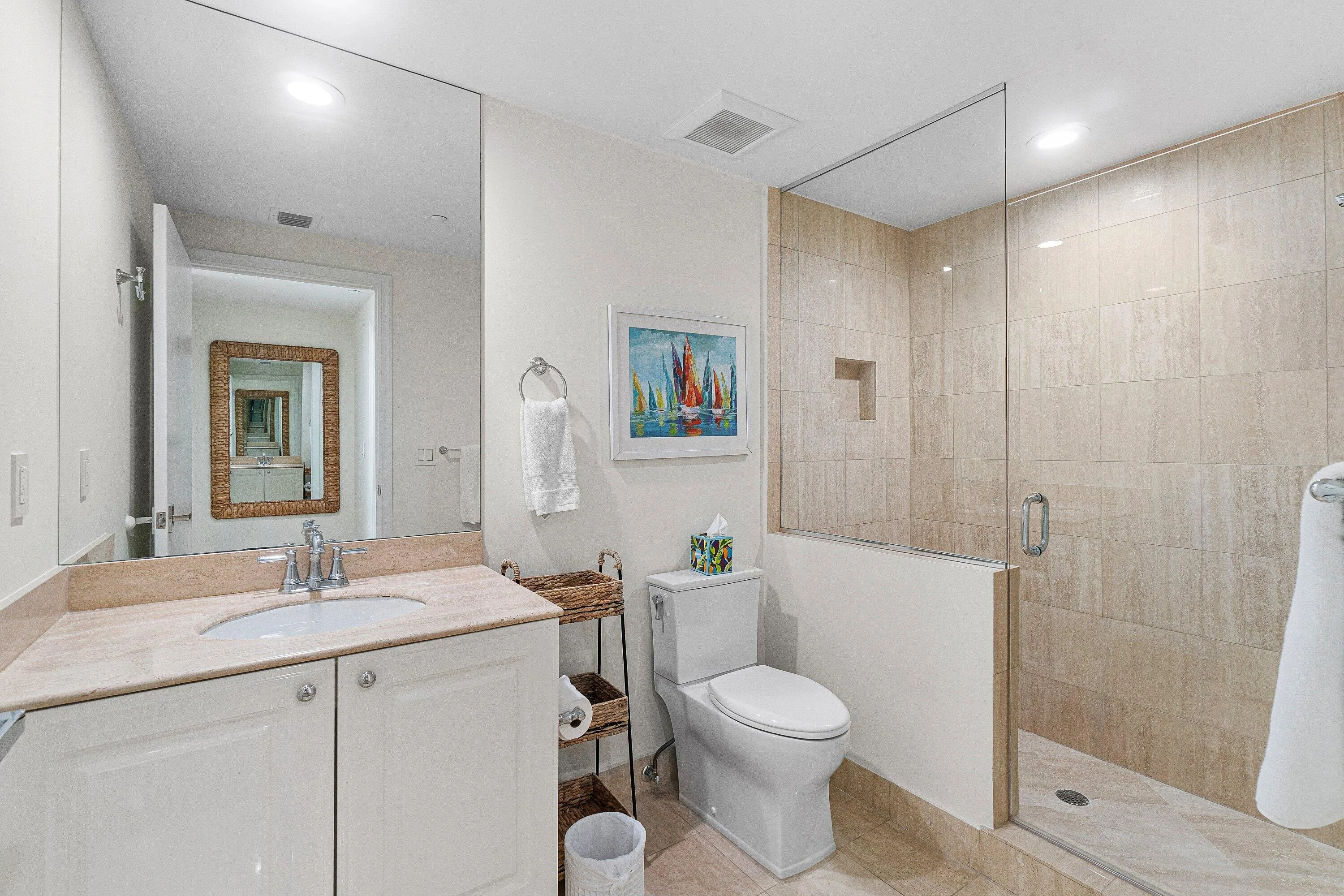 EN-SUITE BATHROOMS FOR BOTH GUEST BEDROOMS