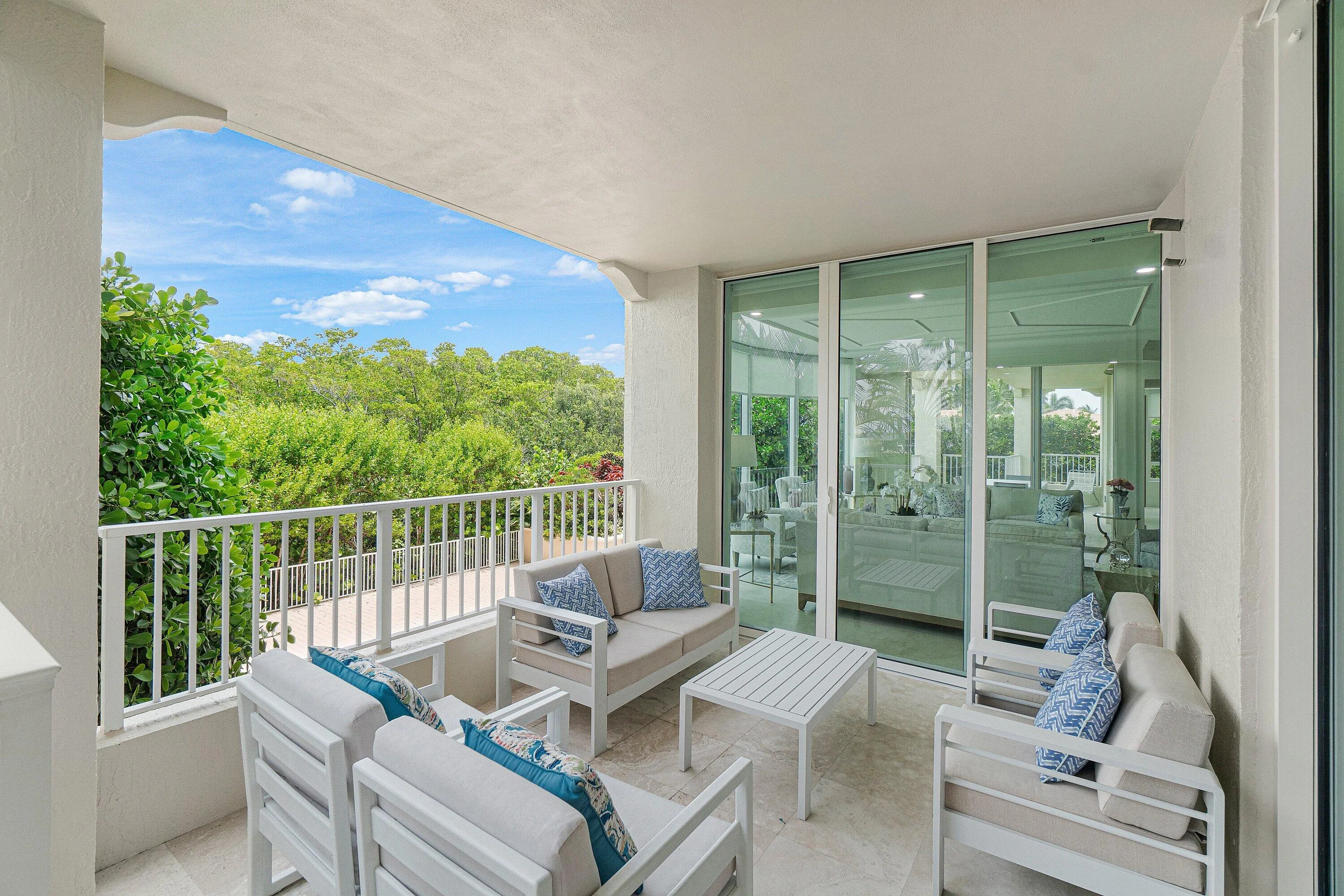 2 PRIVATE BALCONIES