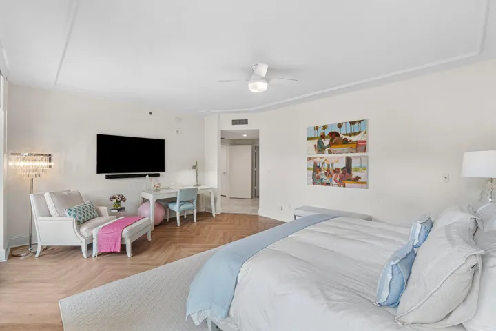 A SPLIT FLOOR PLAN FOR PRIVACY, TWO CUSTOM WALK IN CLOSETS & A LUXURIOUS PRIMARY BATHROOM AREA!