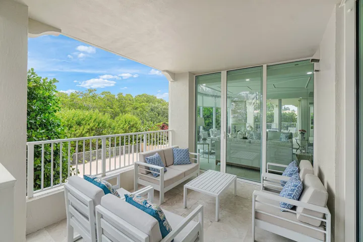 2 PRIVATE BALCONIES