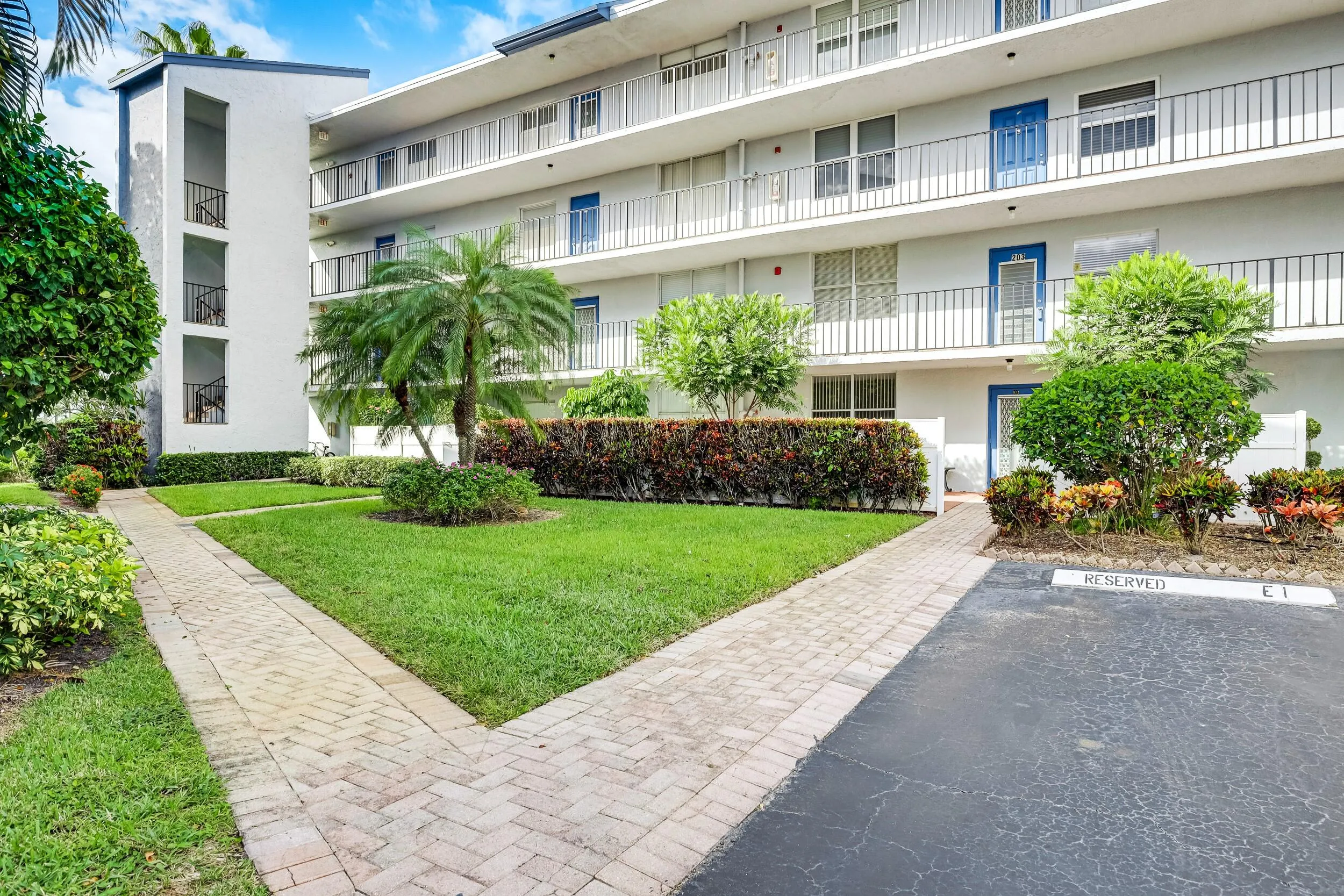 6650 S Oriole Blvd 103 (2)