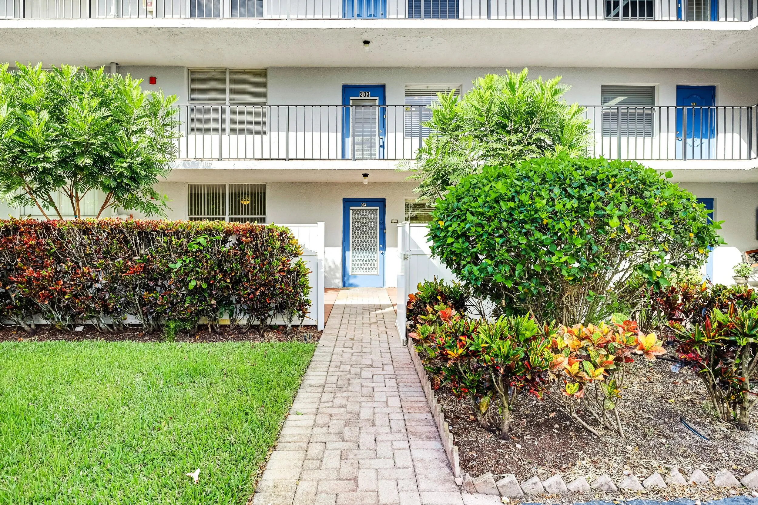 6650 S Oriole Blvd 103 (3)
