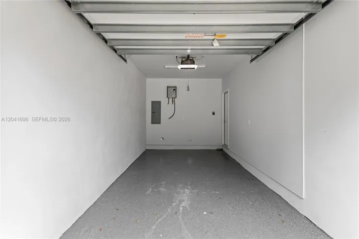 Photo 32