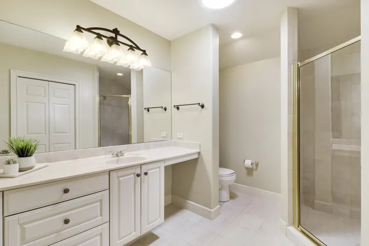 Guest Suite Bathroom