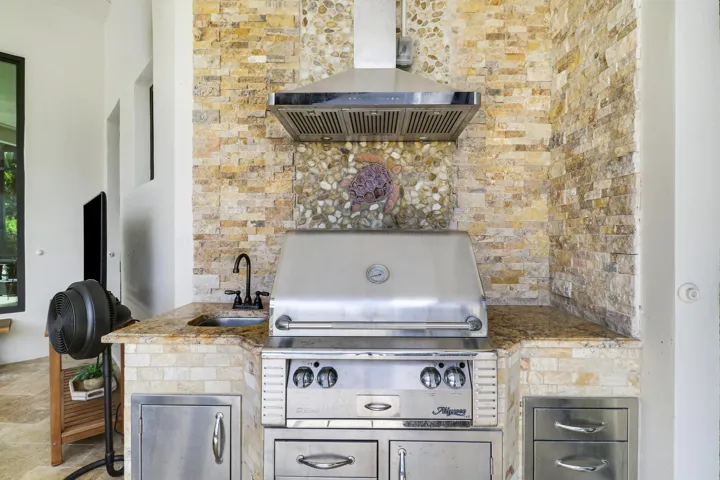 Summer Kitchen