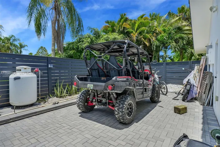 side parking, enclosed