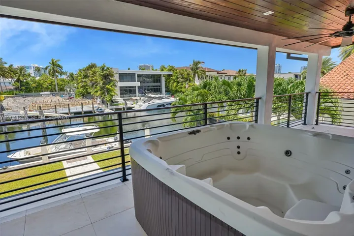 rear balcony with sauna