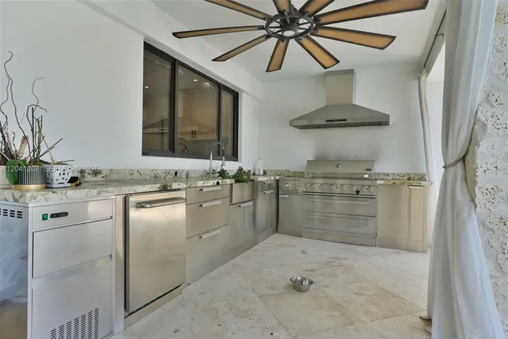 outdoor kitchen