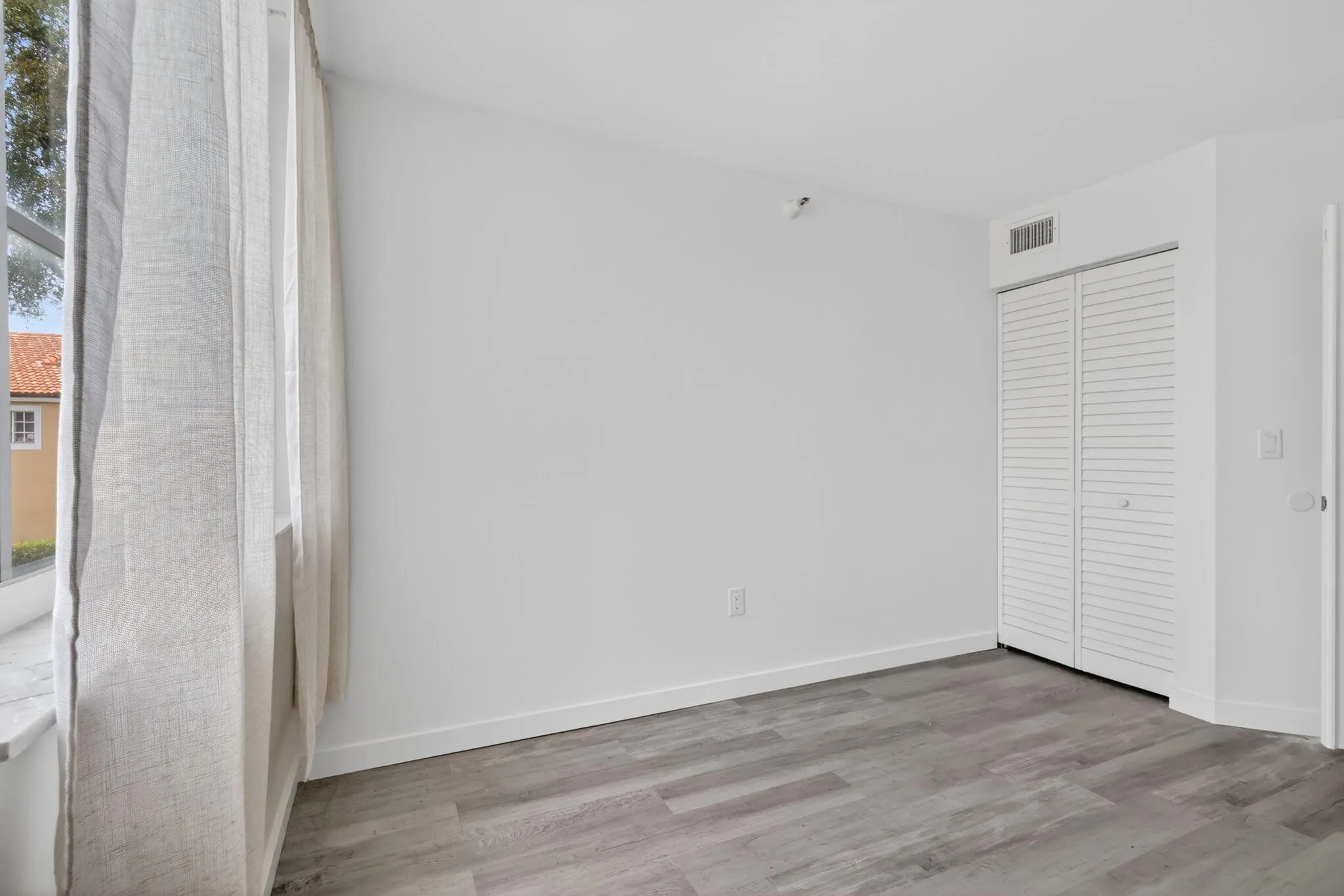 20-web-or-mls-F14A3054