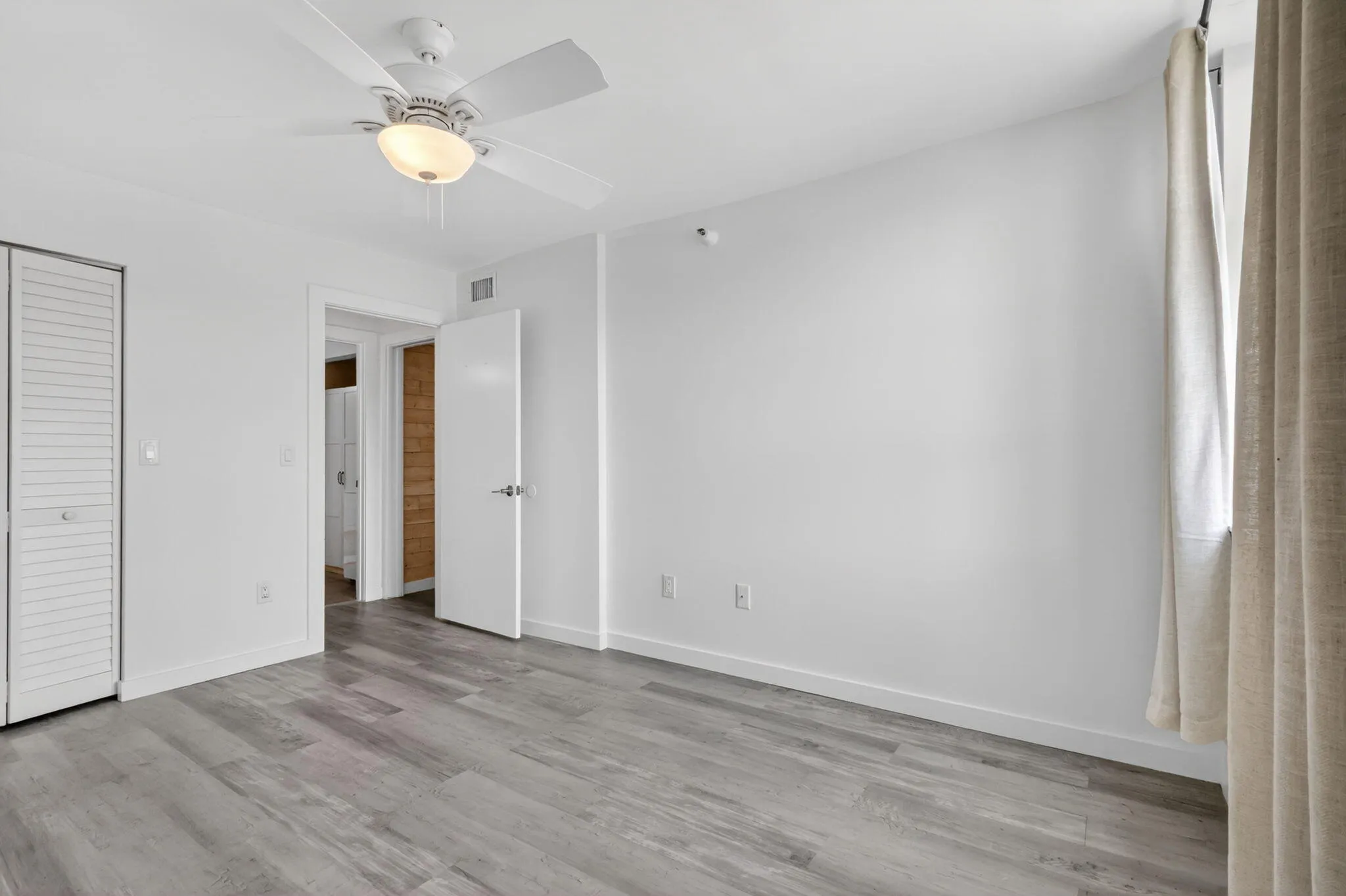 29-web-or-mls-F14A3101