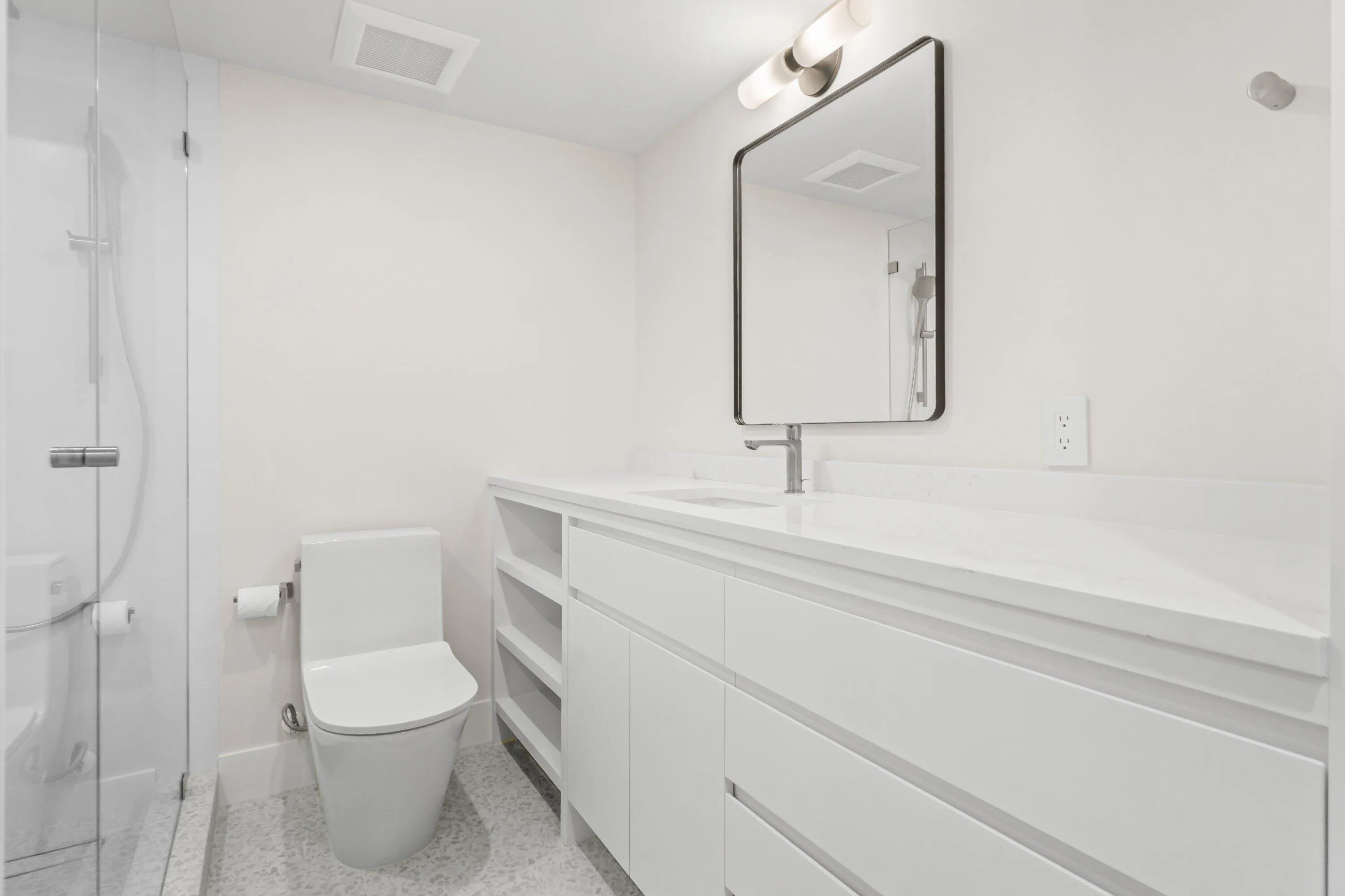 Guest restroom 2