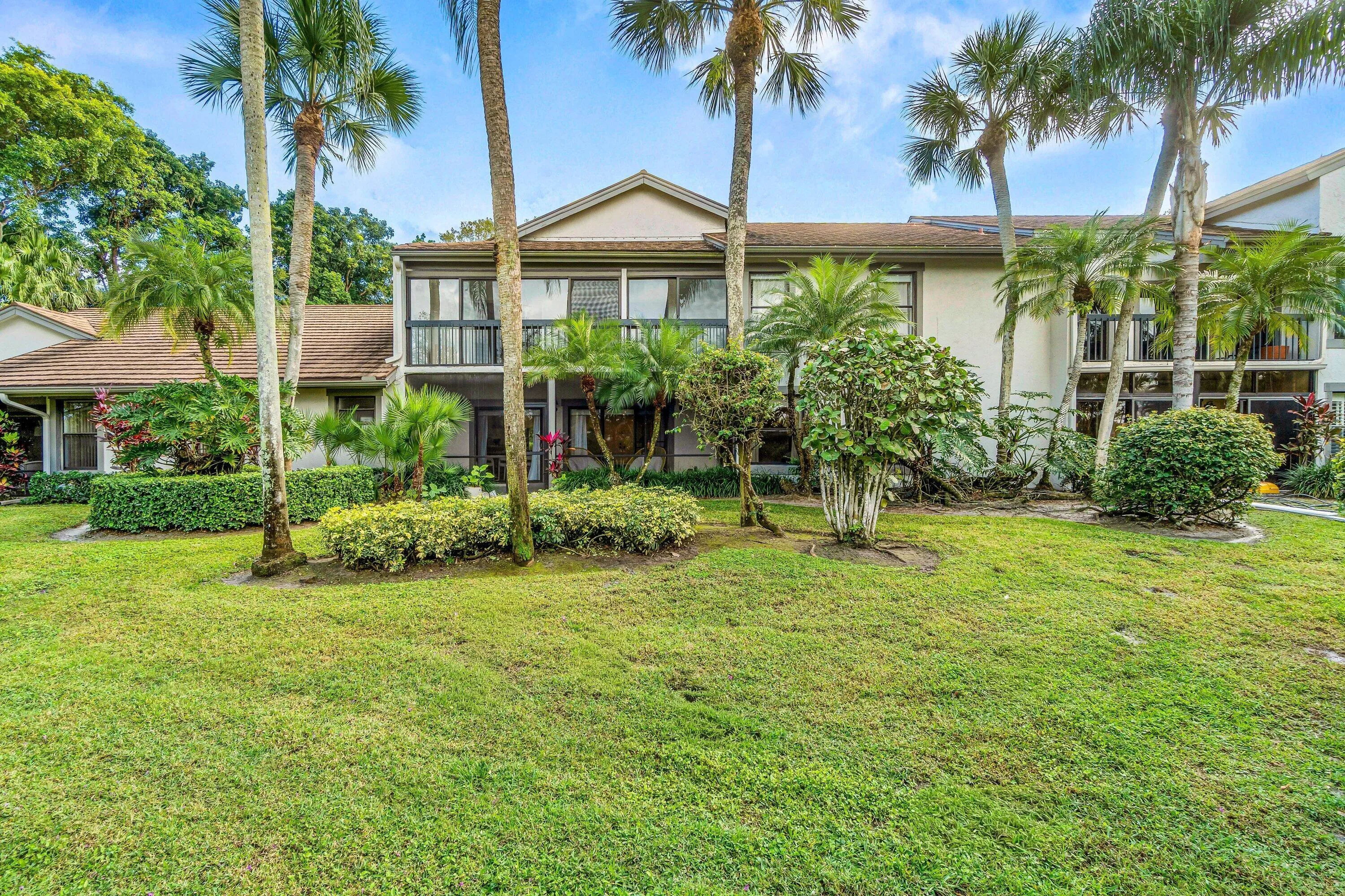 038-11223PondViewDrive-A103-Wellington-F