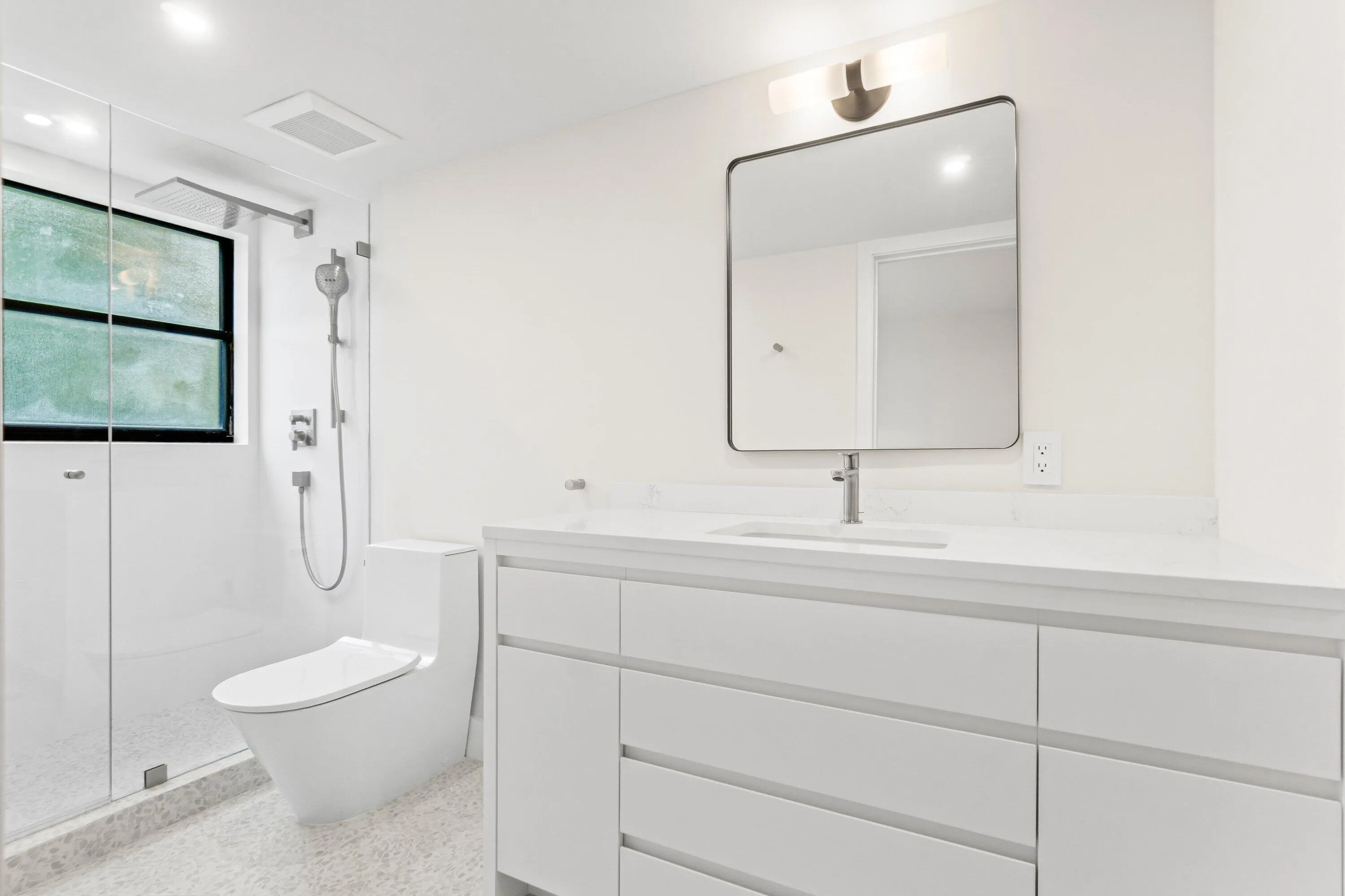 Guest restroom 1