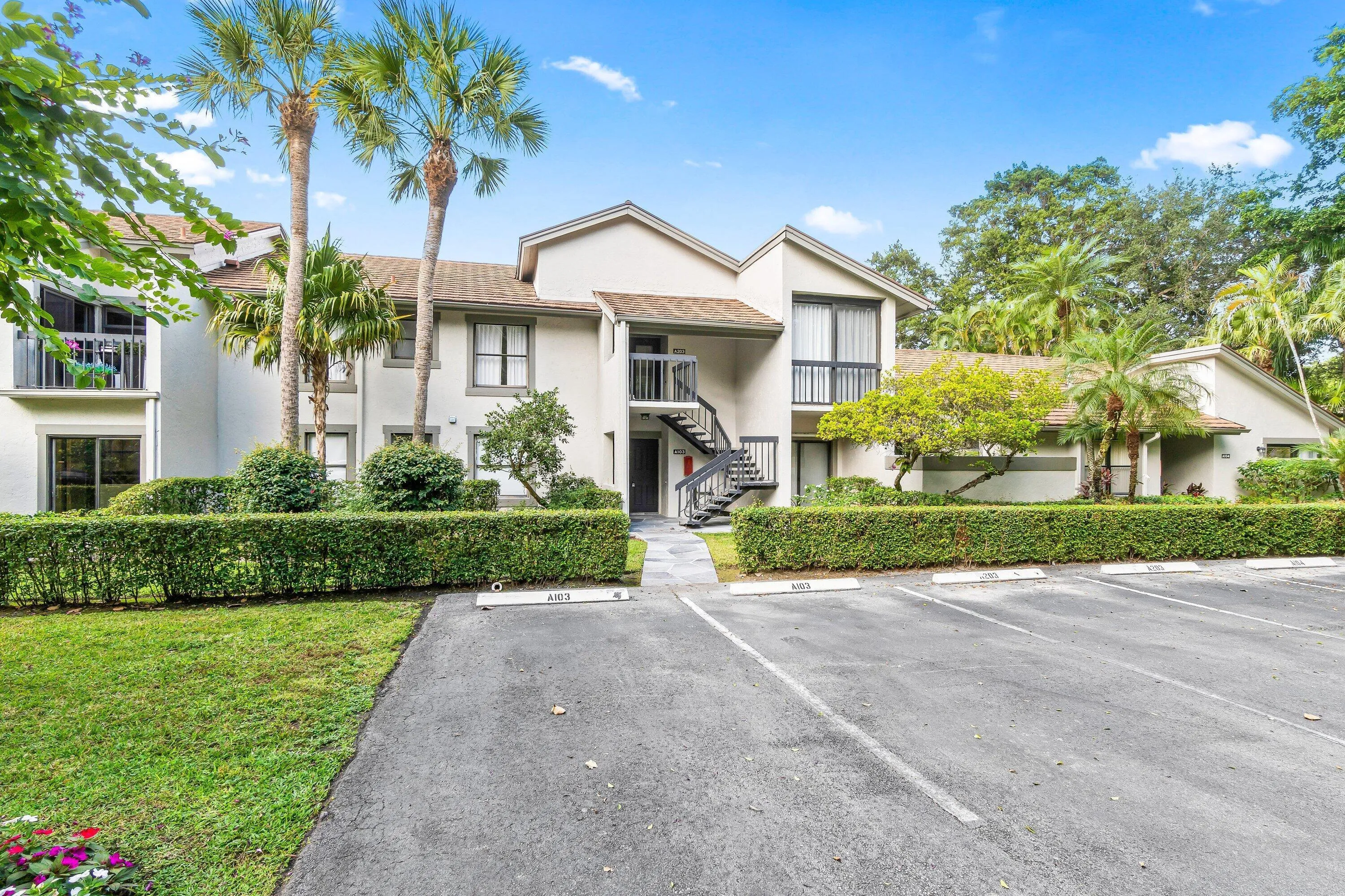 002-11223PondViewDrive-A103-Wellington-F
