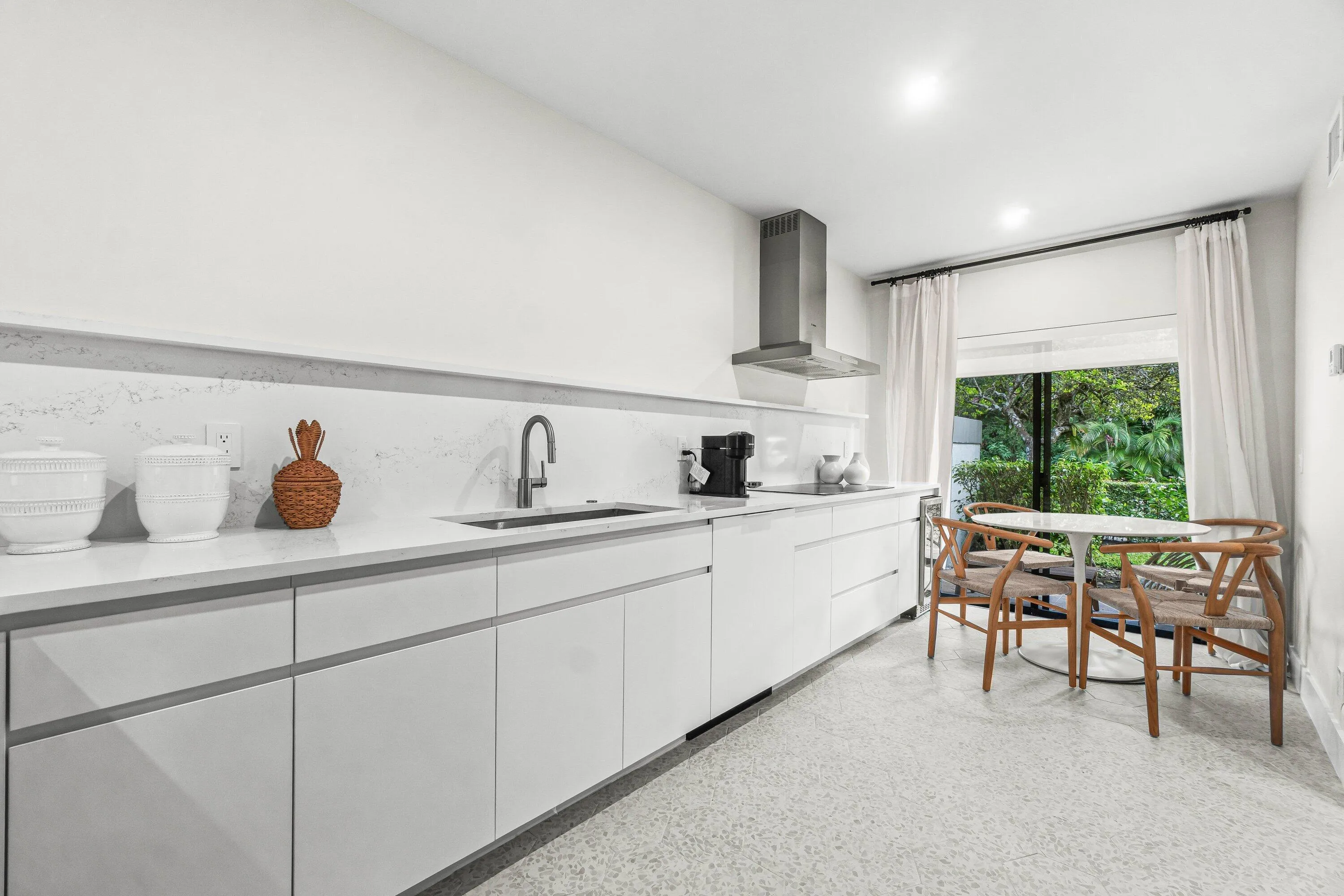 Kitchen and breakfast nook