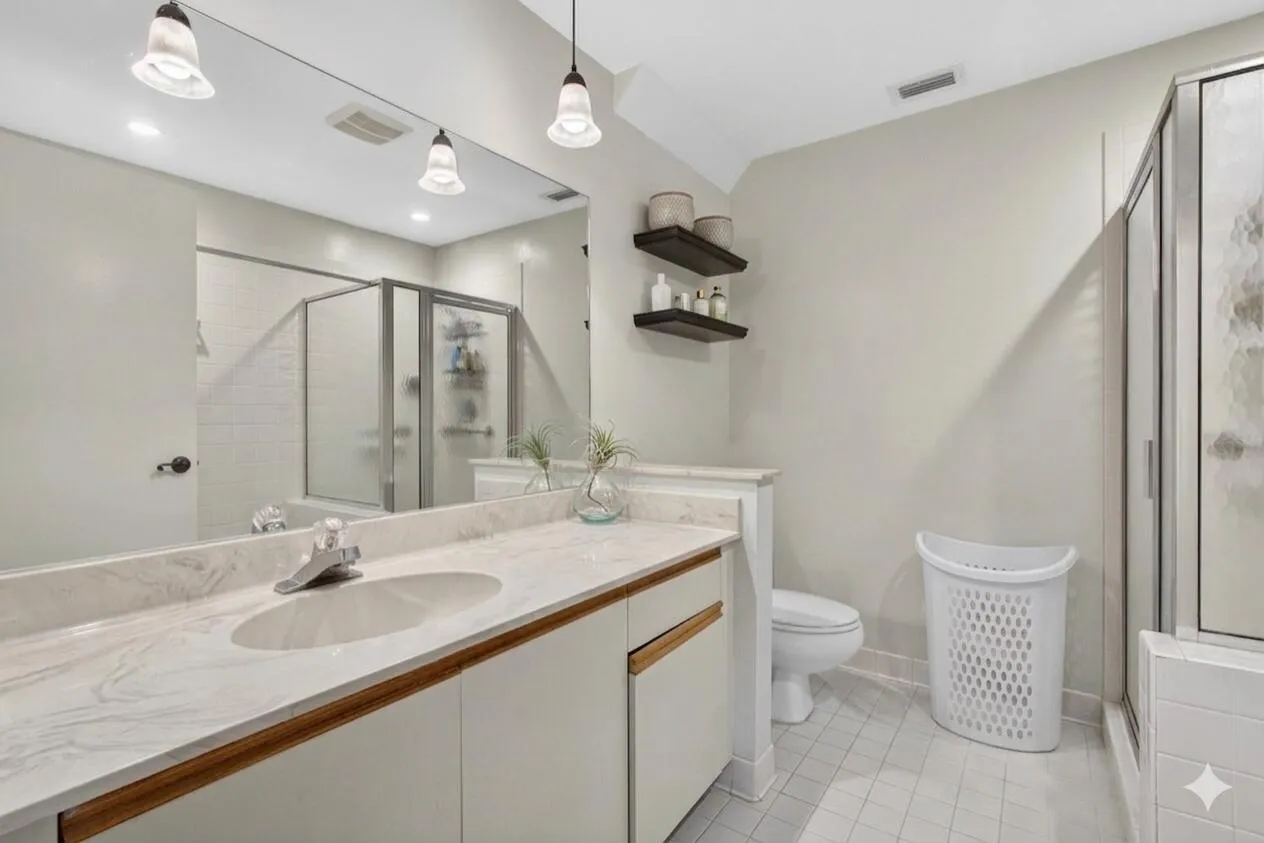 500 Crosswinds master bath 1