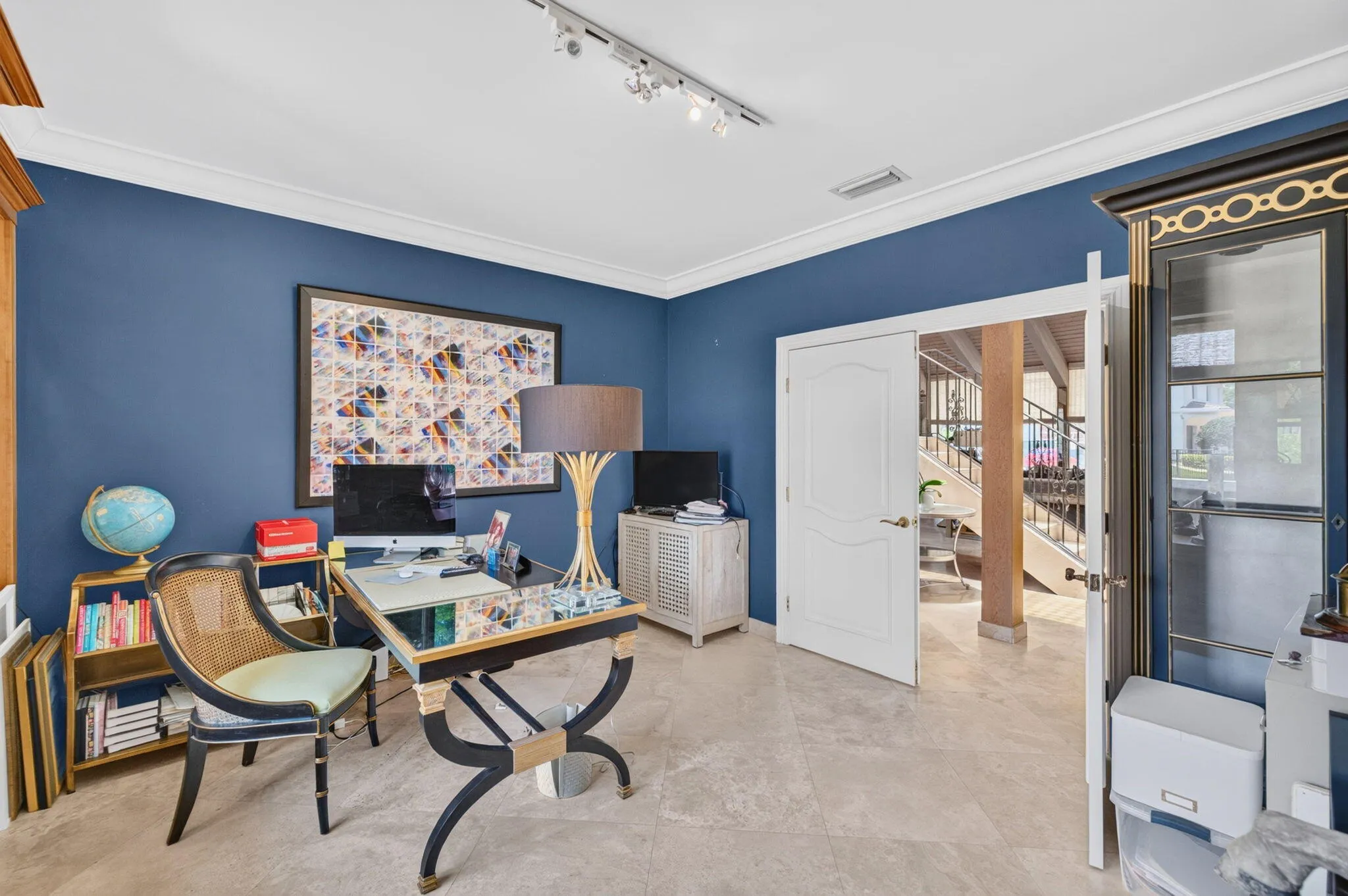 052-Office-Suite