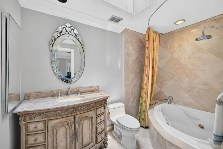 047-Secondary-Bath-Tub-Shower