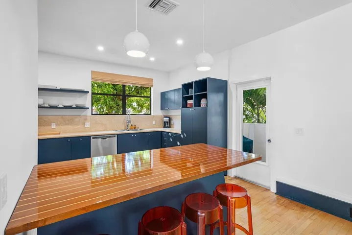 011-162PeruvianAvenue-PalmBeach-FL-33480